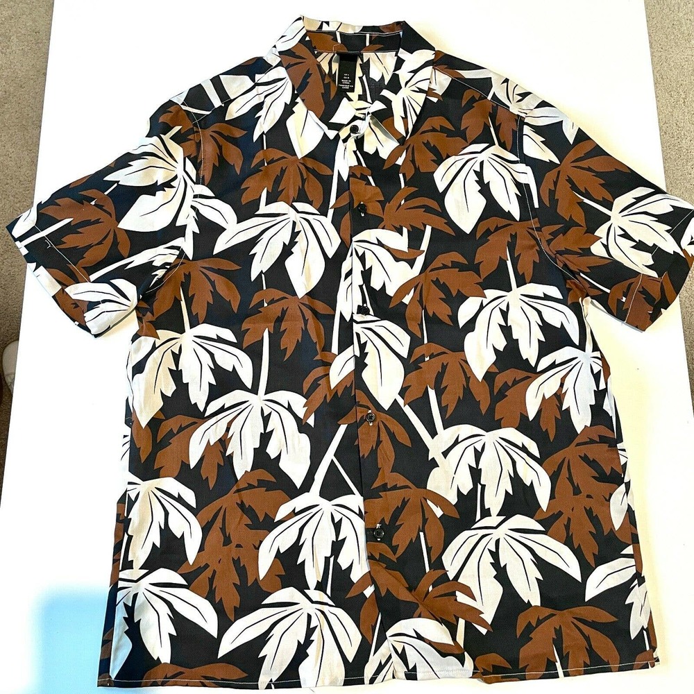 Mens H&M Short Sleeve Button Down Black and White with Brown Leaves Size L